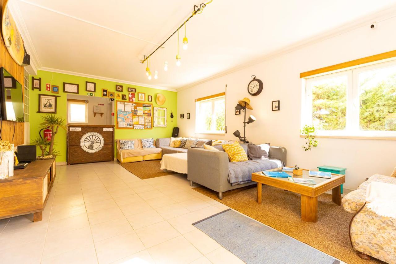 Хостел Pineapple Surf House Атоґія-да-Балея Екстер'єр фото