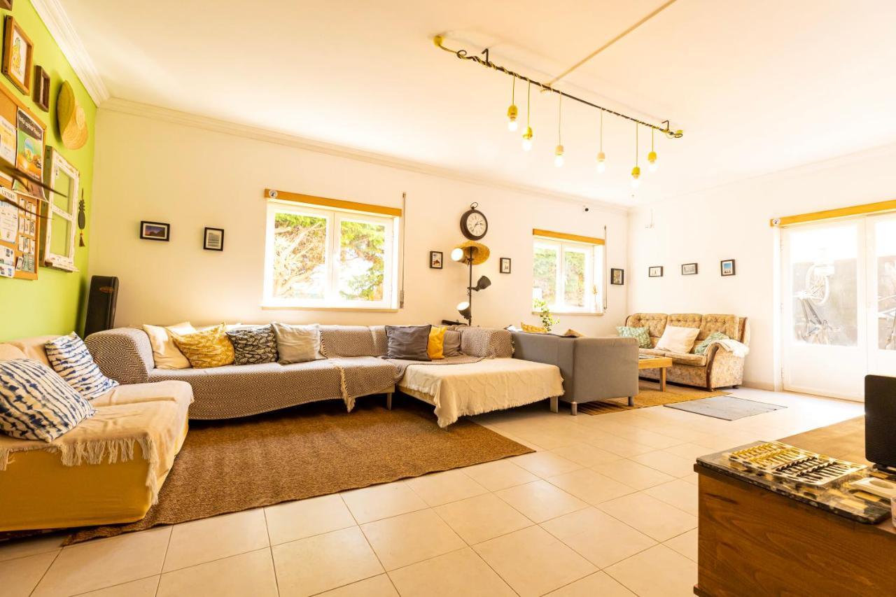 Хостел Pineapple Surf House Атоґія-да-Балея Екстер'єр фото