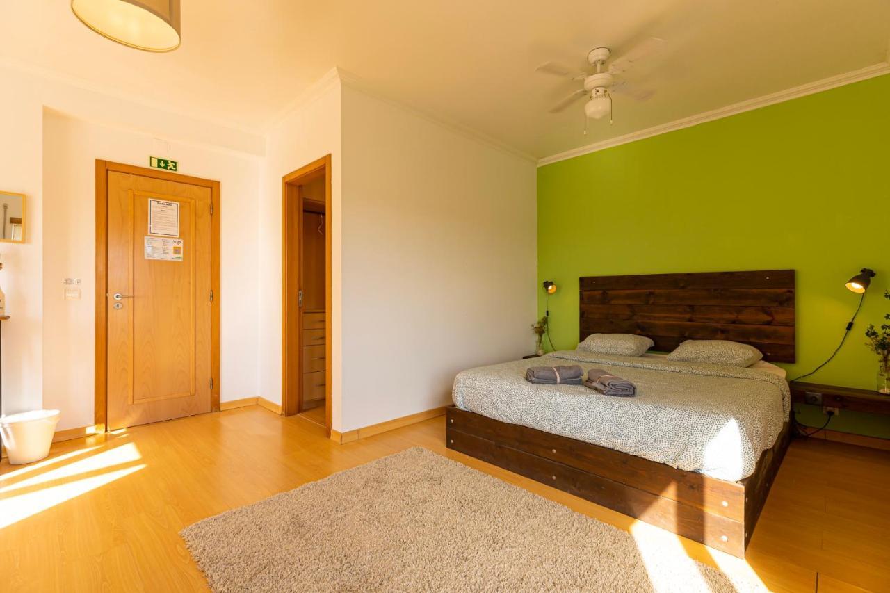 Хостел Pineapple Surf House Атоґія-да-Балея Екстер'єр фото