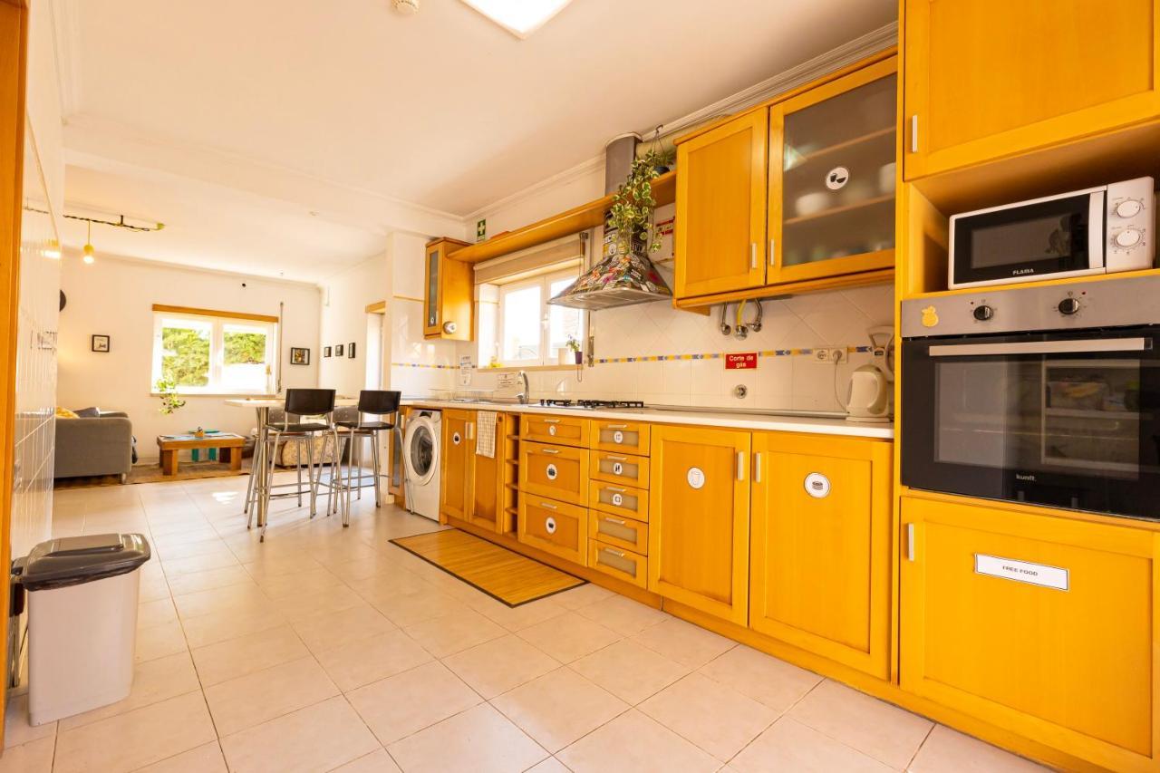 Хостел Pineapple Surf House Атоґія-да-Балея Екстер'єр фото