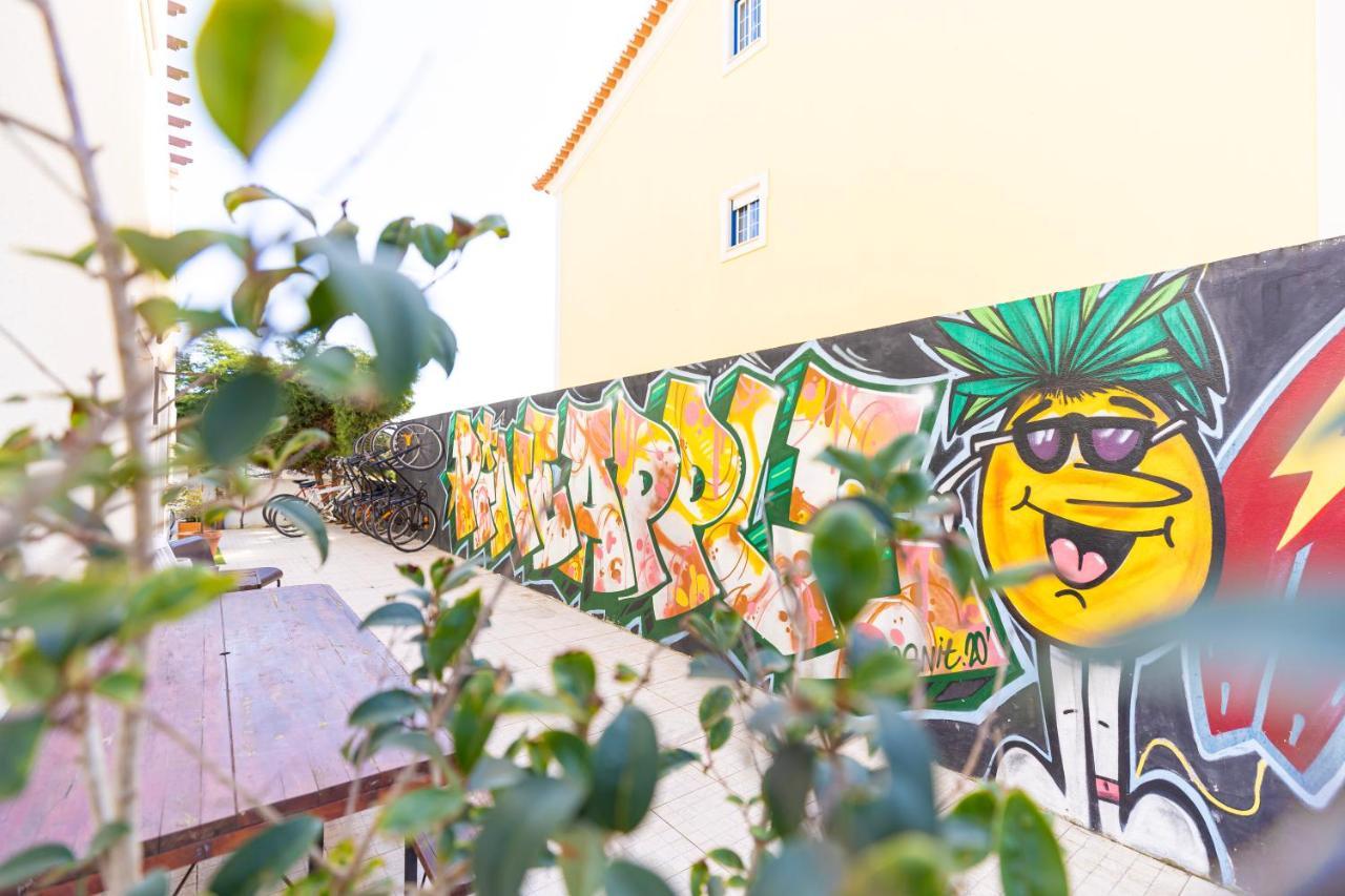 Хостел Pineapple Surf House Атоґія-да-Балея Екстер'єр фото