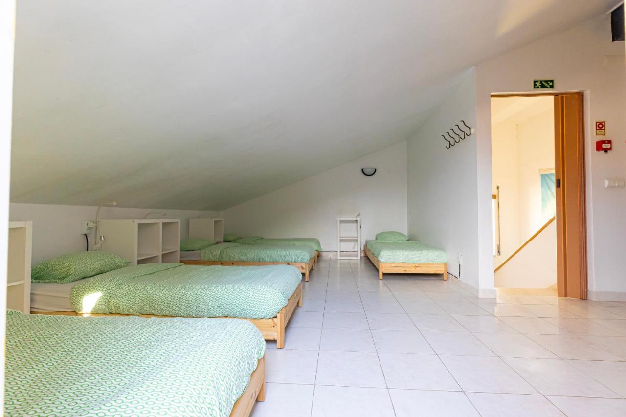 Хостел Pineapple Surf House Атоґія-да-Балея Екстер'єр фото