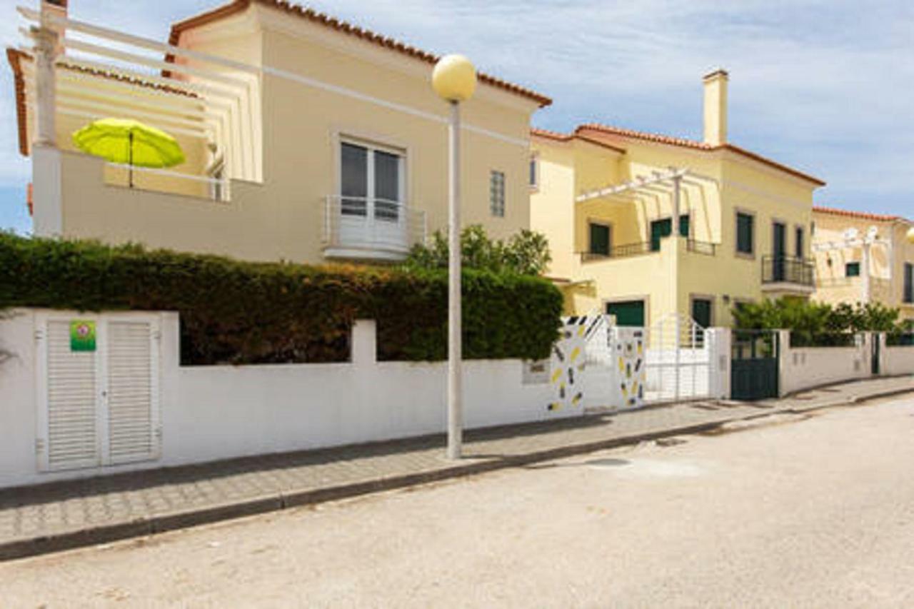 Хостел Pineapple Surf House Атоґія-да-Балея Екстер'єр фото